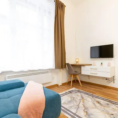 Luxe Haven On Lonyay By Newave Apartment *