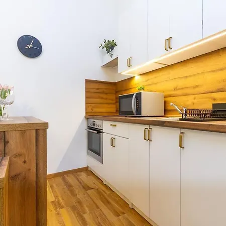 Διαμέρισμα Luxe Haven On Lonyay By Newave