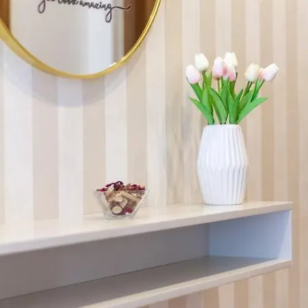 Διαμέρισμα Luxe Haven On Lonyay By Newave *