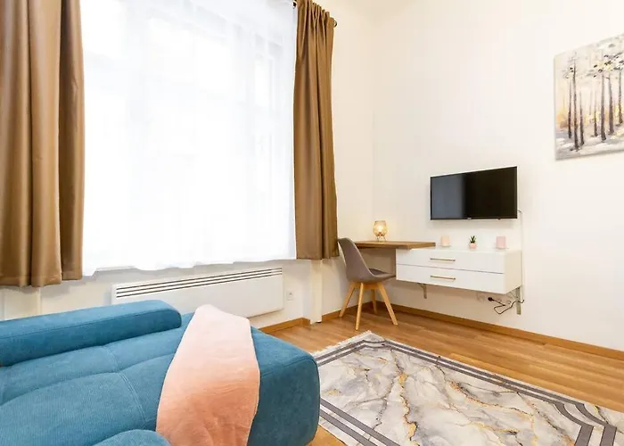 Luxe Haven On Lonyay By Nw Apartmán *