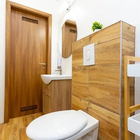 Luxe Haven On Lonyay By Nw *