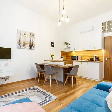 Luxe Haven On Lonyay By Nw * Budapest